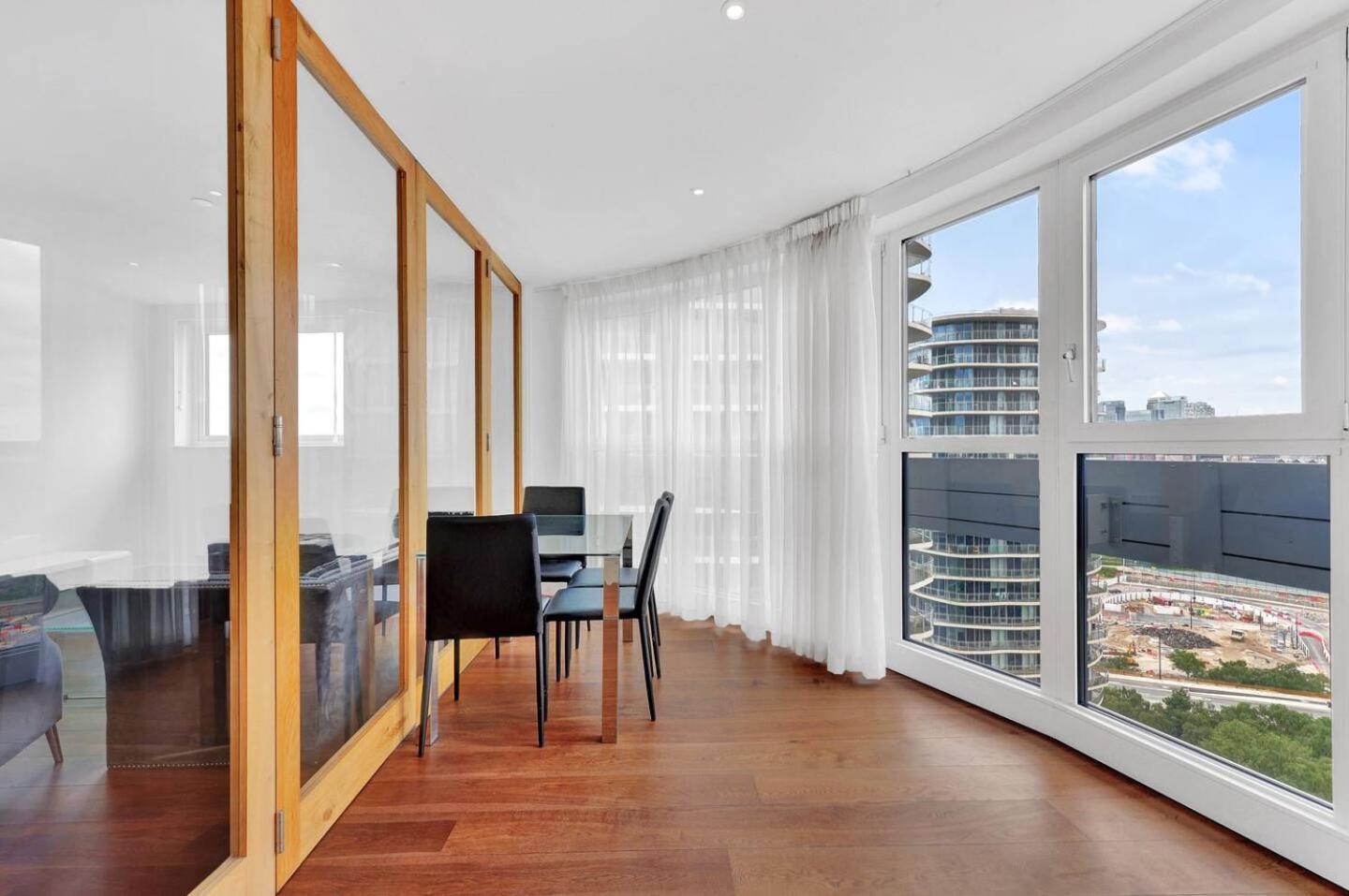 Apartament Pass The Keys Panoramic Views Centralparking Londra